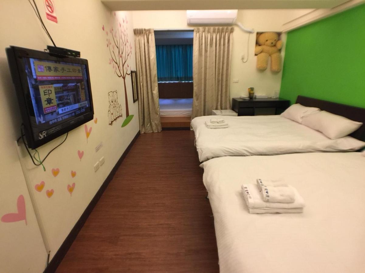 Love Feng Jia Apartment Hotel Тайчжун Экстерьер фото