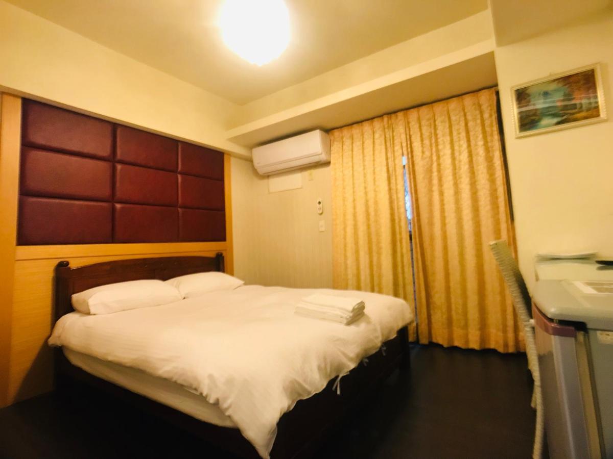 Love Feng Jia Apartment Hotel Тайчжун Экстерьер фото
